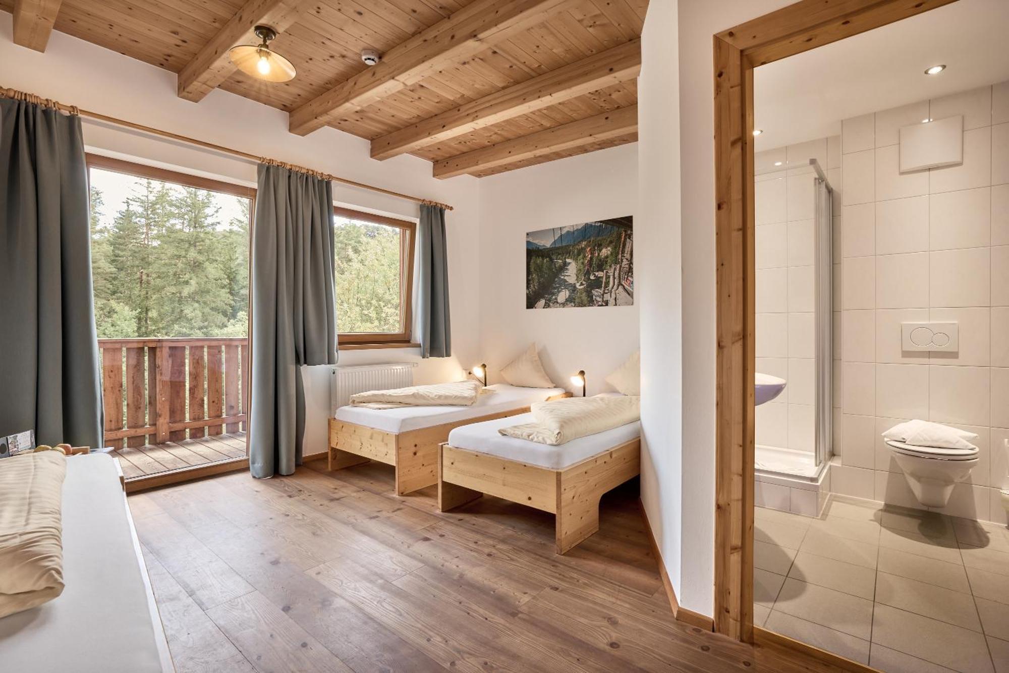 Area 47 - Tirol Hotel Ötztal-Bahnhof Екстериор снимка