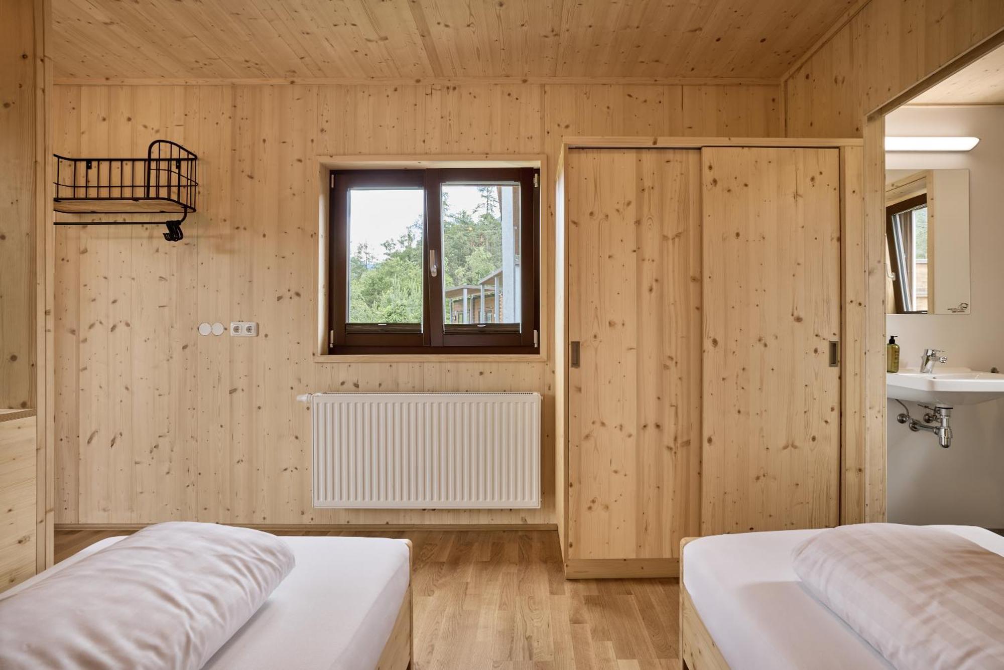 Area 47 - Tirol Hotel Ötztal-Bahnhof Екстериор снимка