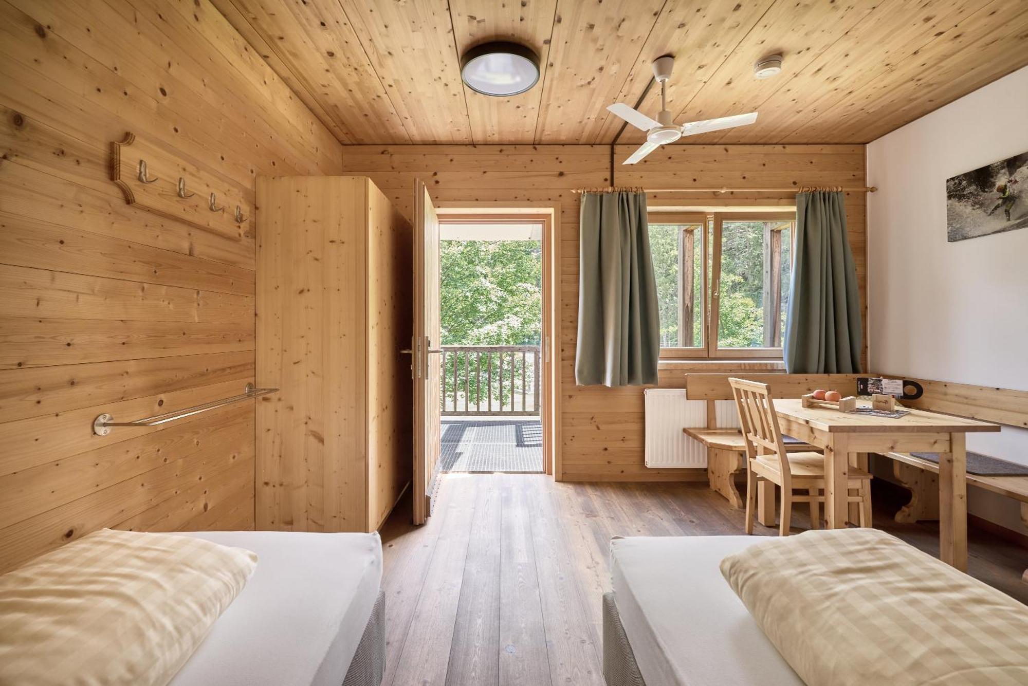 Area 47 - Tirol Hotel Ötztal-Bahnhof Екстериор снимка