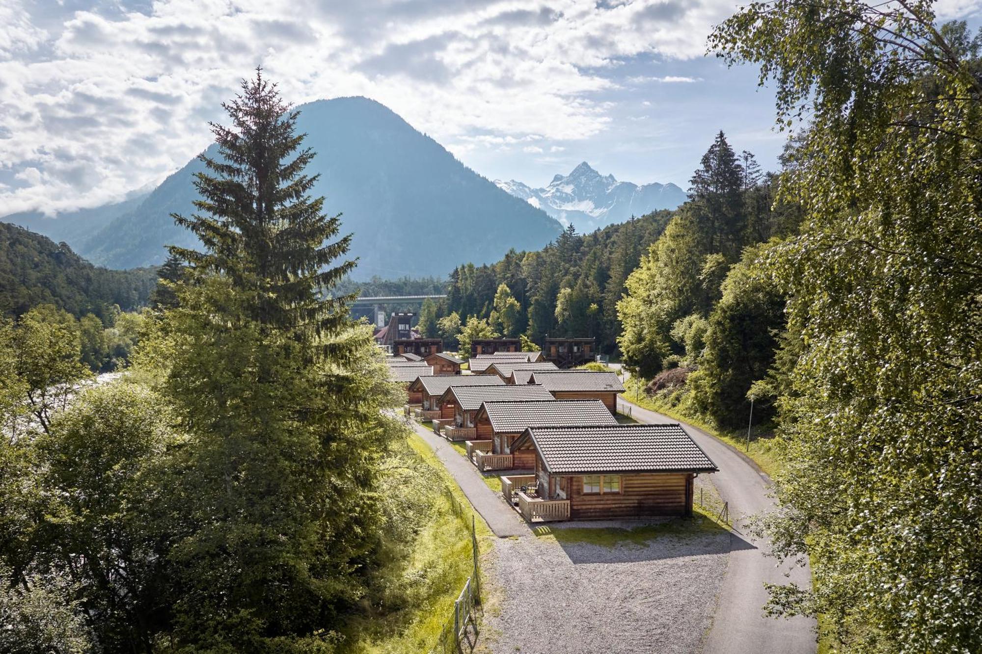 Area 47 - Tirol Hotel Ötztal-Bahnhof Екстериор снимка