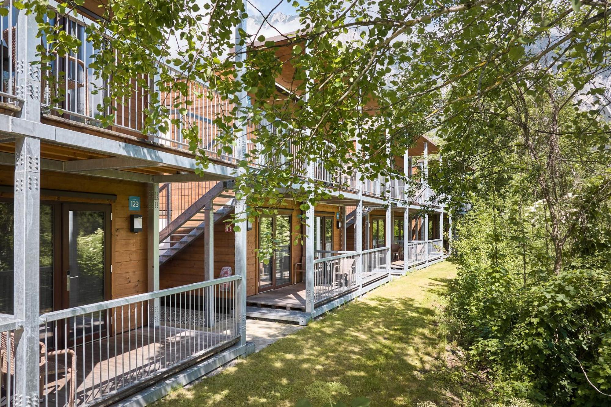 Area 47 - Tirol Hotel Ötztal-Bahnhof Екстериор снимка