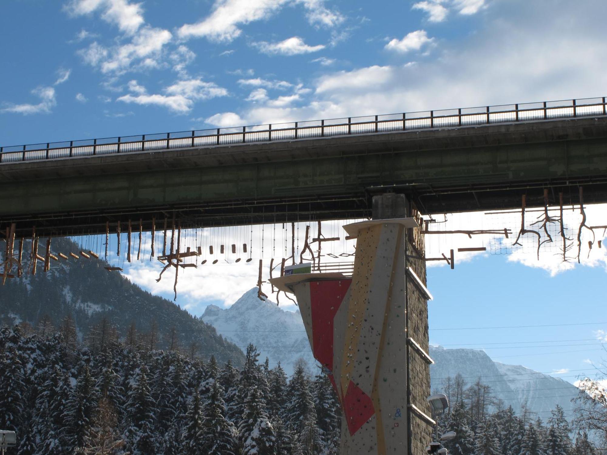 Area 47 - Tirol Hotel Ötztal-Bahnhof Екстериор снимка