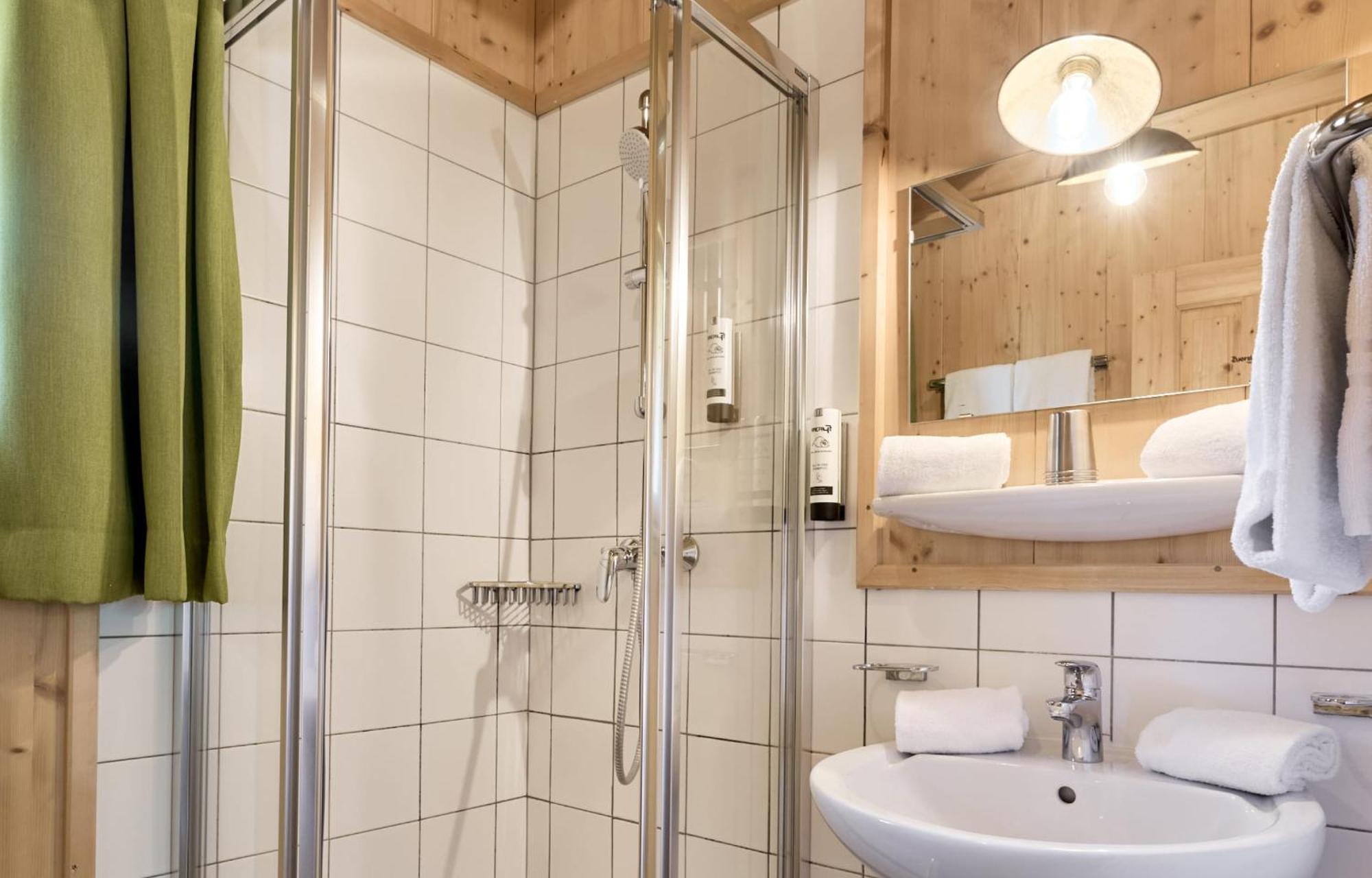 Area 47 - Tirol Hotel Ötztal-Bahnhof Екстериор снимка